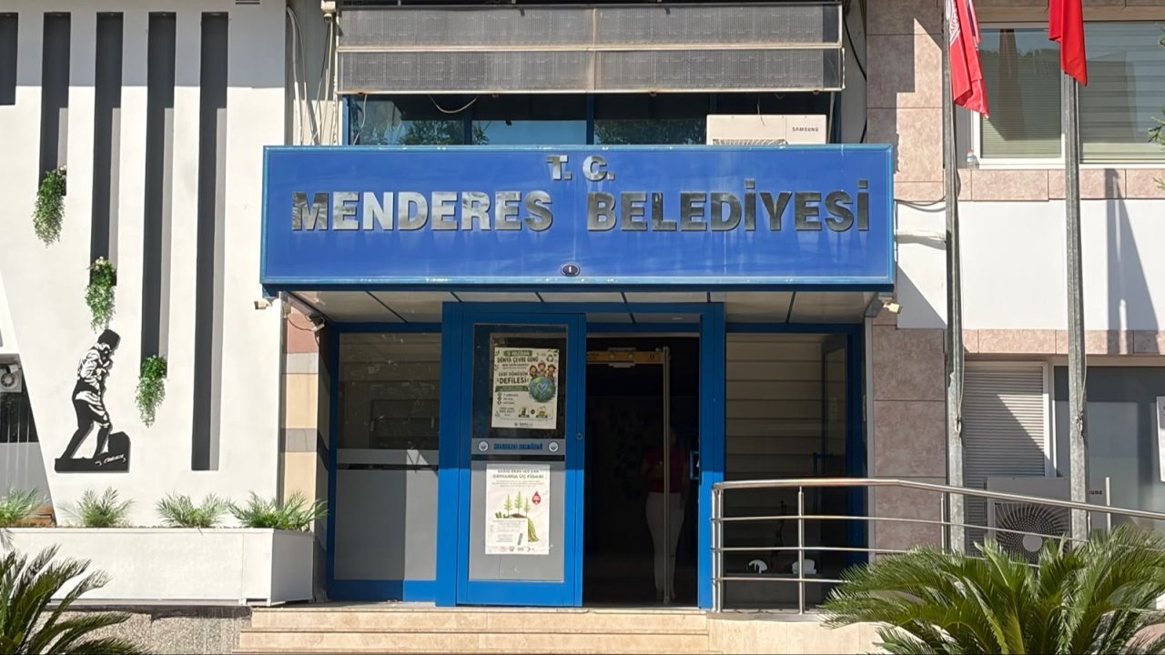 Menderes Belediyesi'ne yolsuzluk operasyonu