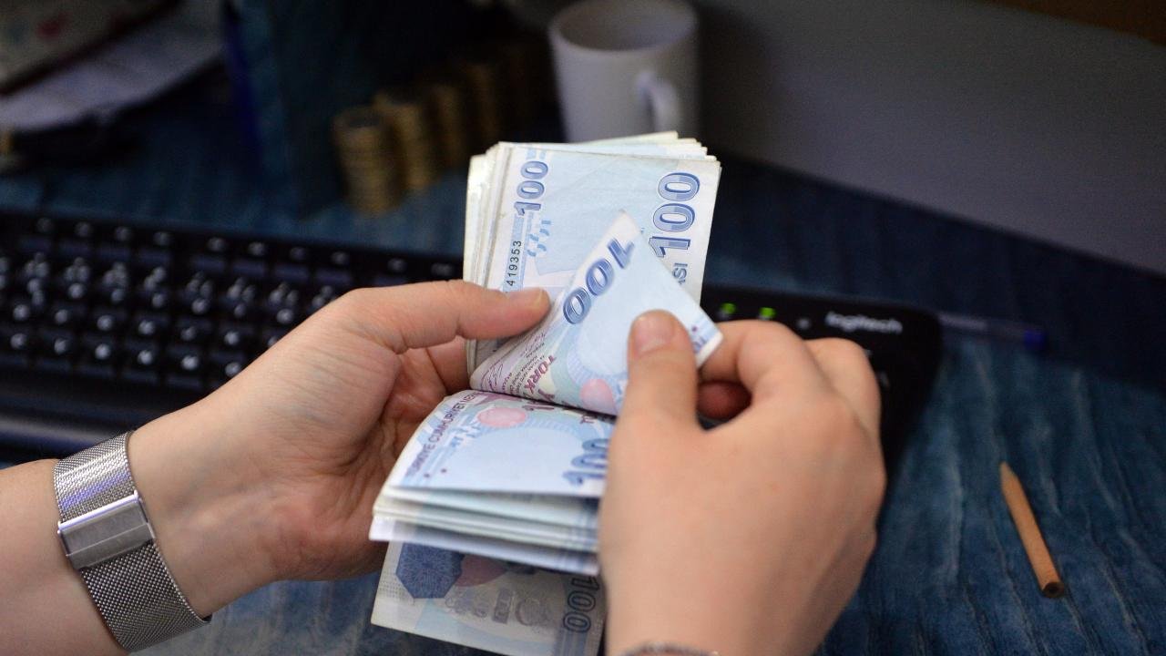 Emekli maaşları için dikkat çeken hesap! 5 ay sonra bakın kaç lira olacak