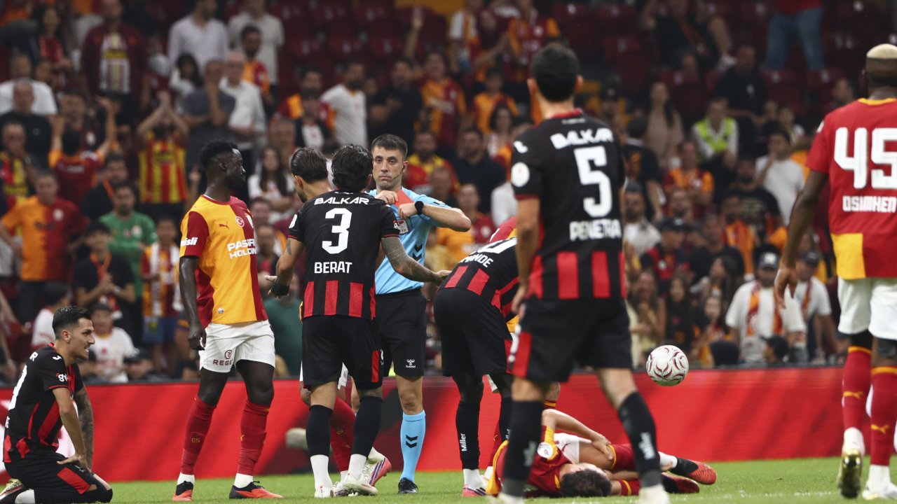 Süper Lig’in ilk maçında ilk kırmızı kart çıktı