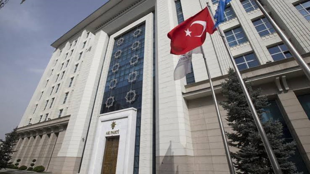 AK Parti’de bir ilk! O isim de partiye katıldı