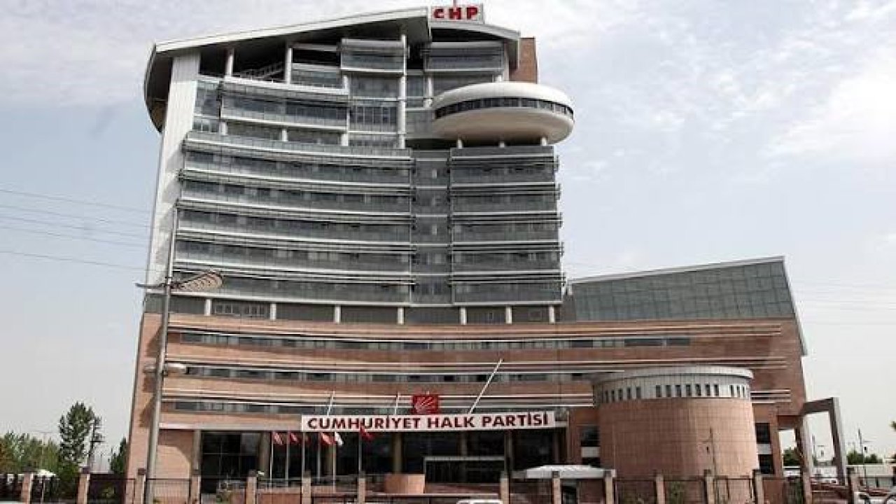 CHP'den AK Parti'ye geçen Belediye Başkanı bakın kimin torunu çıktı?