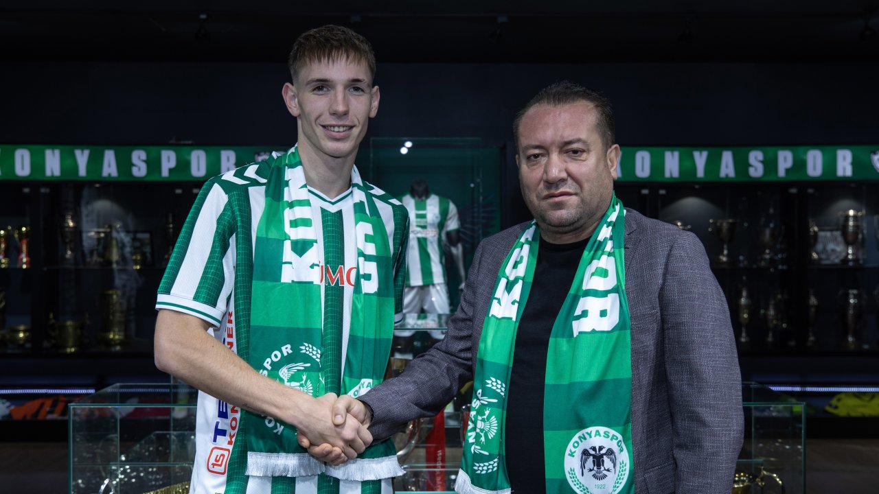 Konyaspor 'Rajmund Toth' ile imzaladı