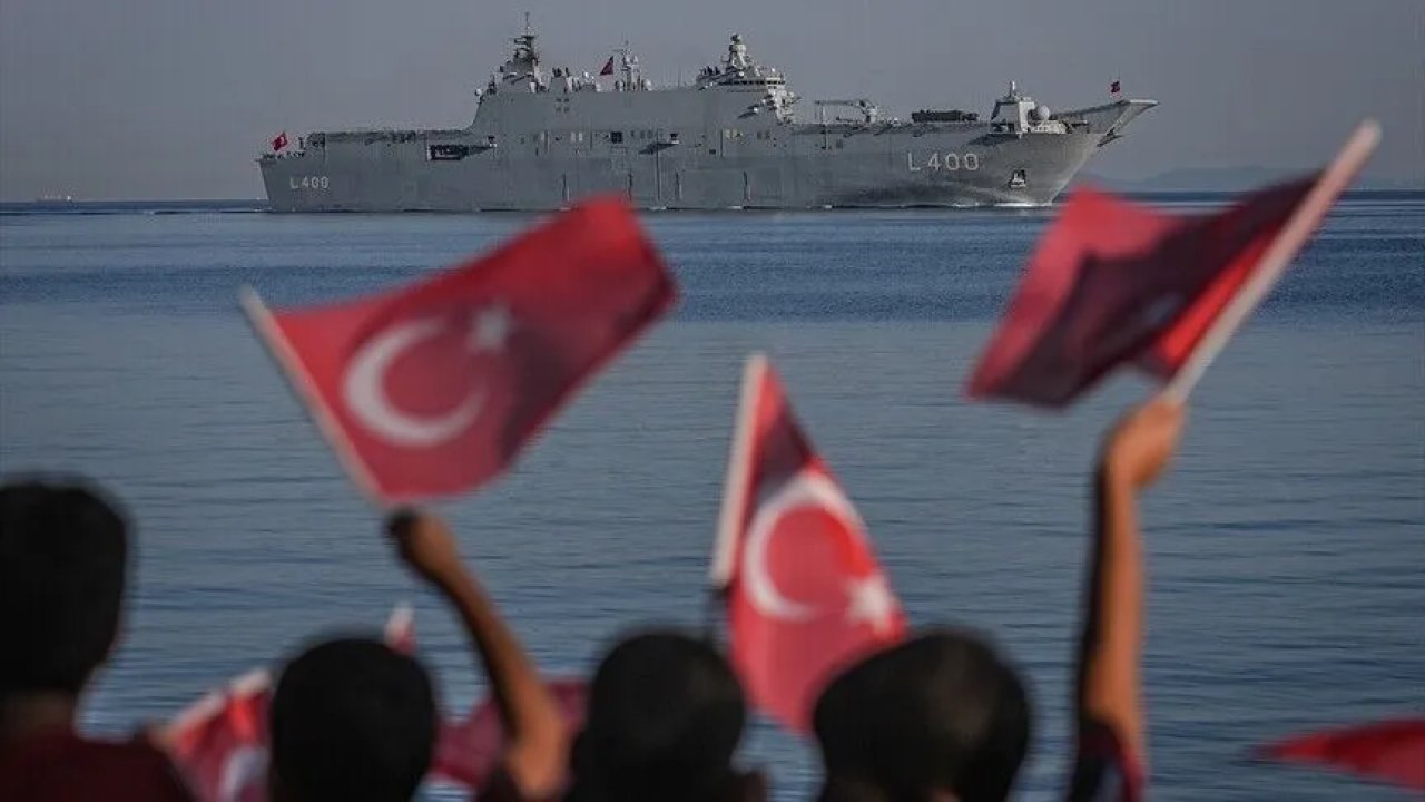 Mavi Vatan’da nefes kesen görüntü! TCG Anadolu ve TCG Heybeliada’dan gövde gösterisi