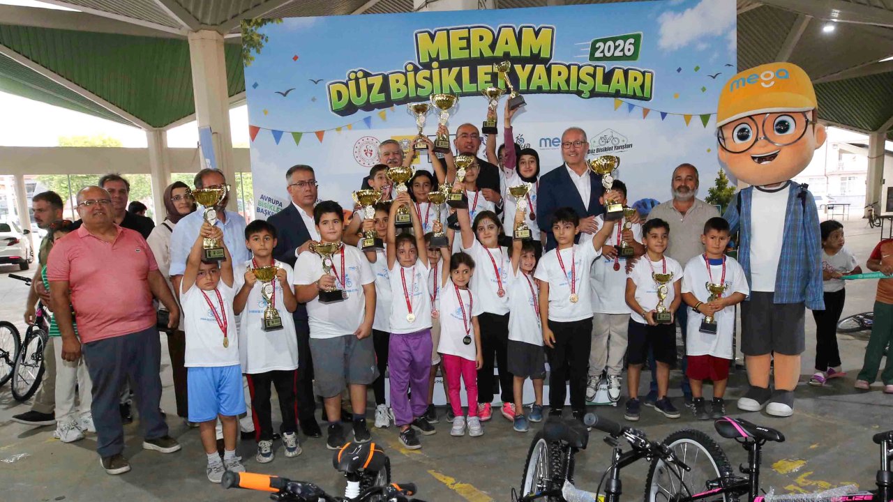 Meram'da düz bisiklet yarışları tamamlandı