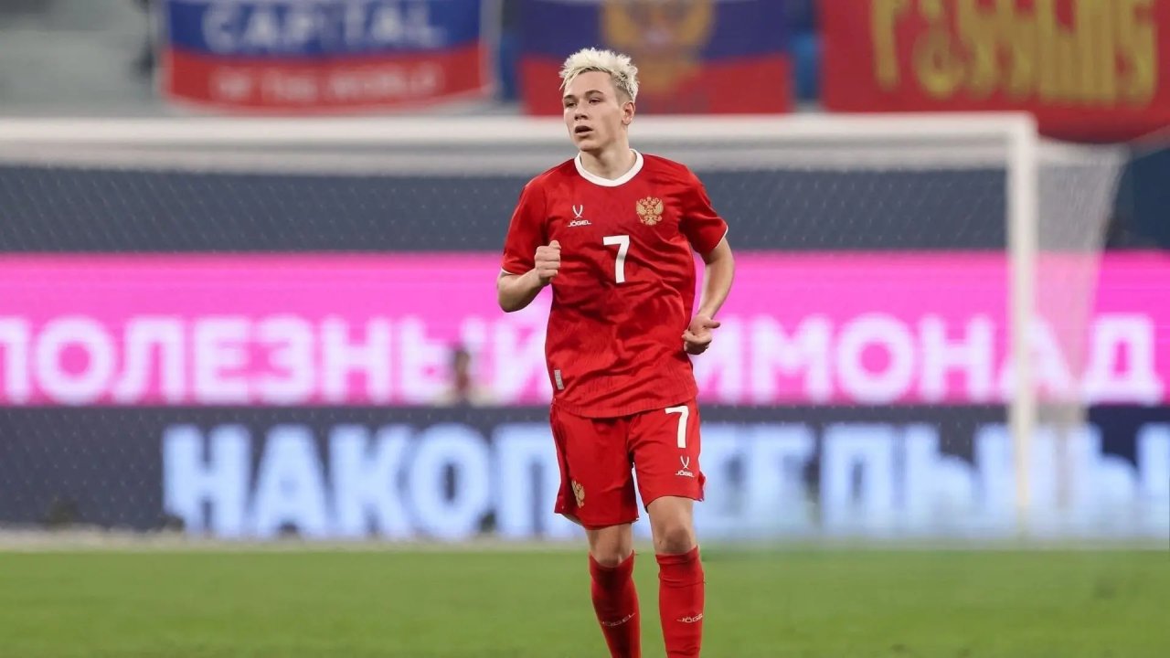 Galatasaray Aleksey Batrakov'u duyurdu