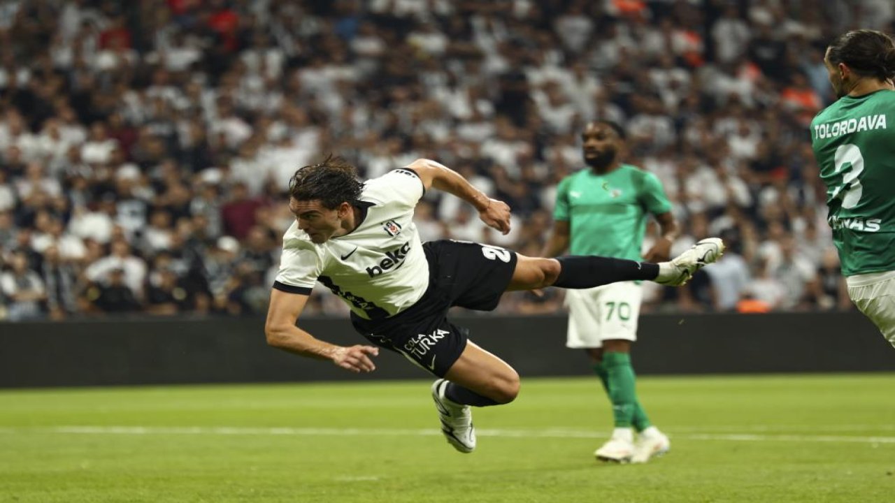 Beşiktaş'ta Dusan Vlahovic formayı giydi