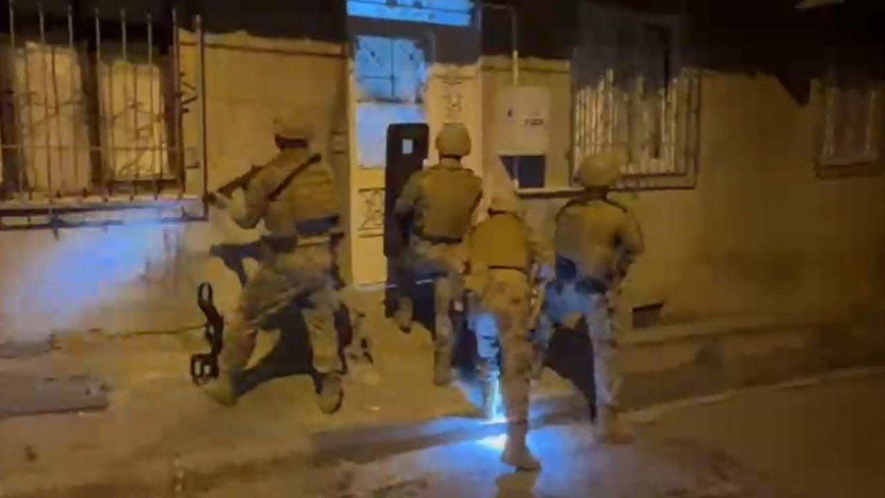Göztepe taraftar gruplarına operasyonla ilgili Akın Gürlek'ten açıklama