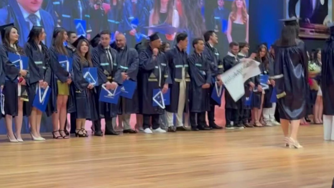Ayetli pankart açmıştı! Şoke eden gelişme