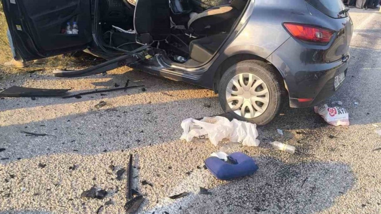İki otomobil çarpıştı: 1 ölü, 6 yaralı