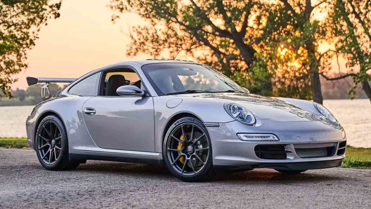 Alihan Kuriş henüz 25 yaşında Porsche Carrera'ya binmeye başlamış!