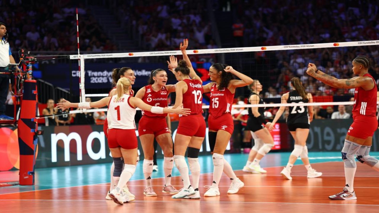 A Milli Kadın Voleybol Takımı Almanya'ya kök söktürdü