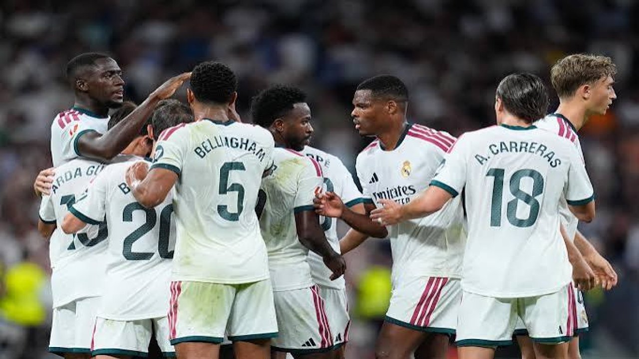 Real Madrid, Real Sociedad'a gol oldu yağdı