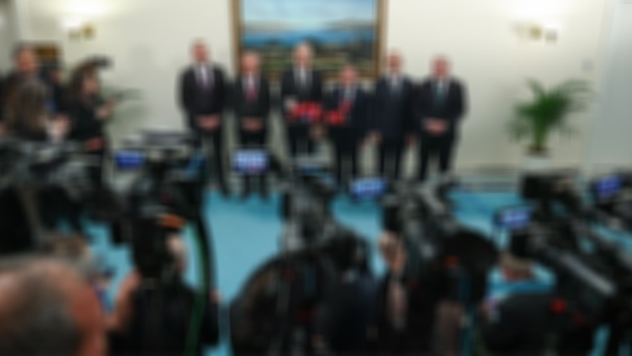 Son dakika! 6 isim partisinden istifa etti