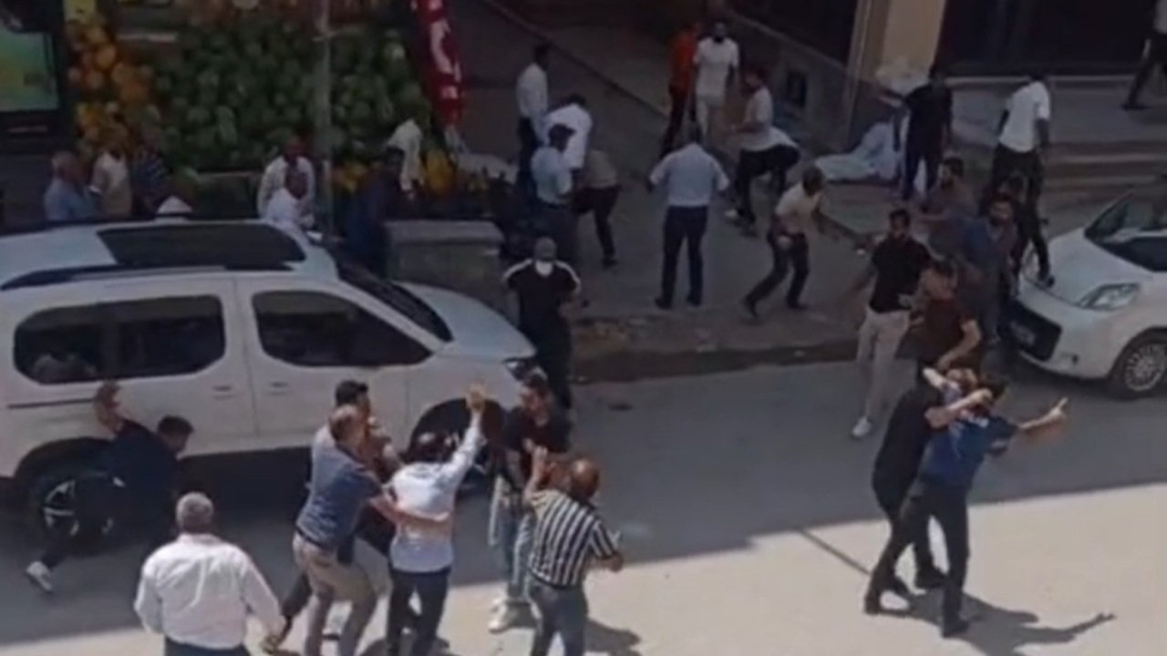 Taşlı sopalı  aile kavgası: 1 ölü, 13 yaralı, 17 tutuklama