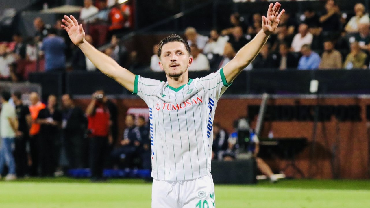 Konyaspor-Kocaelispor maçında Enis Bardhi’den skandal kırmızı kart!