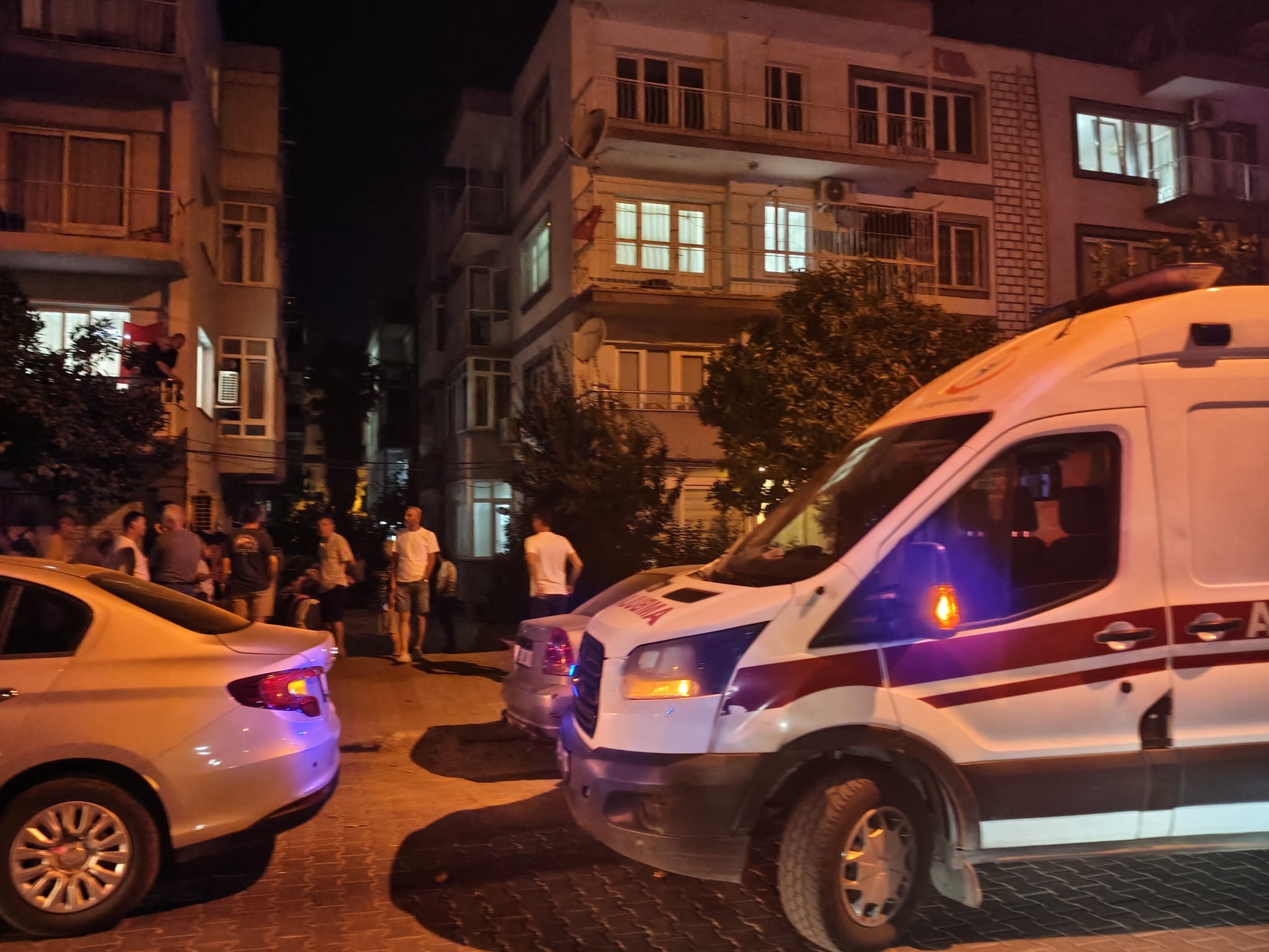 Sır ölüm! 77 yaşındaki öğretmen 4 kat aşağıya düşerek öldü