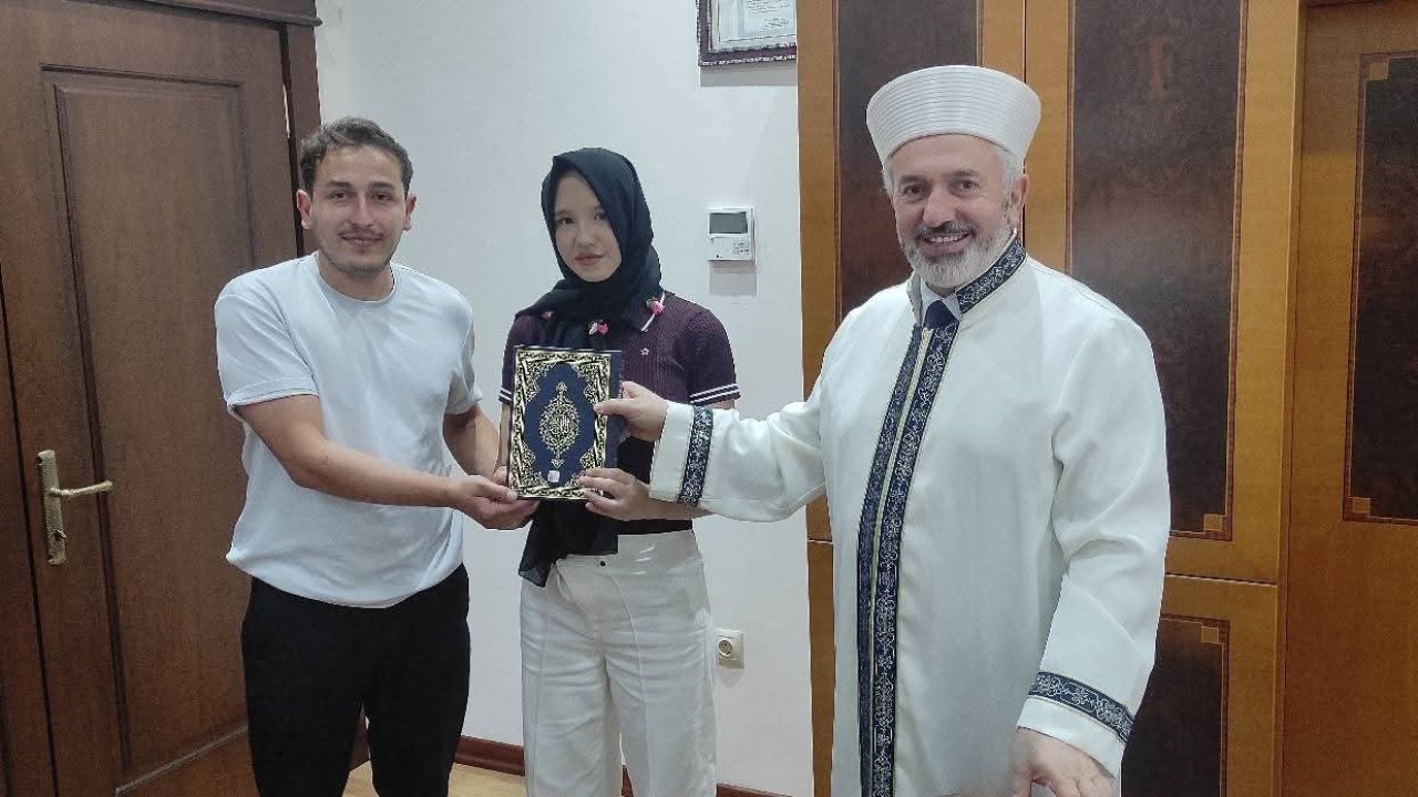 Ukraynalı 21 yaşındaki genç kız İslamiyet'i seçti