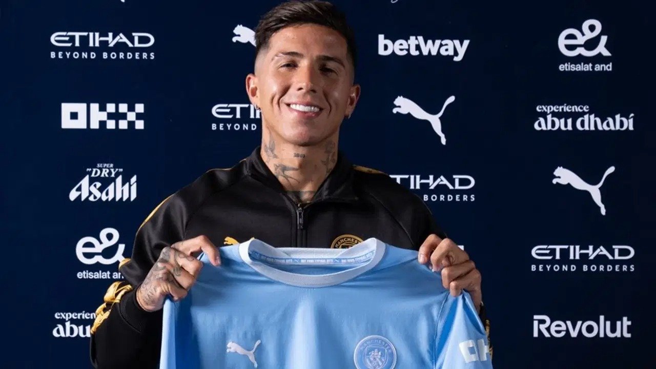 İngiltere'de transfer rekoru