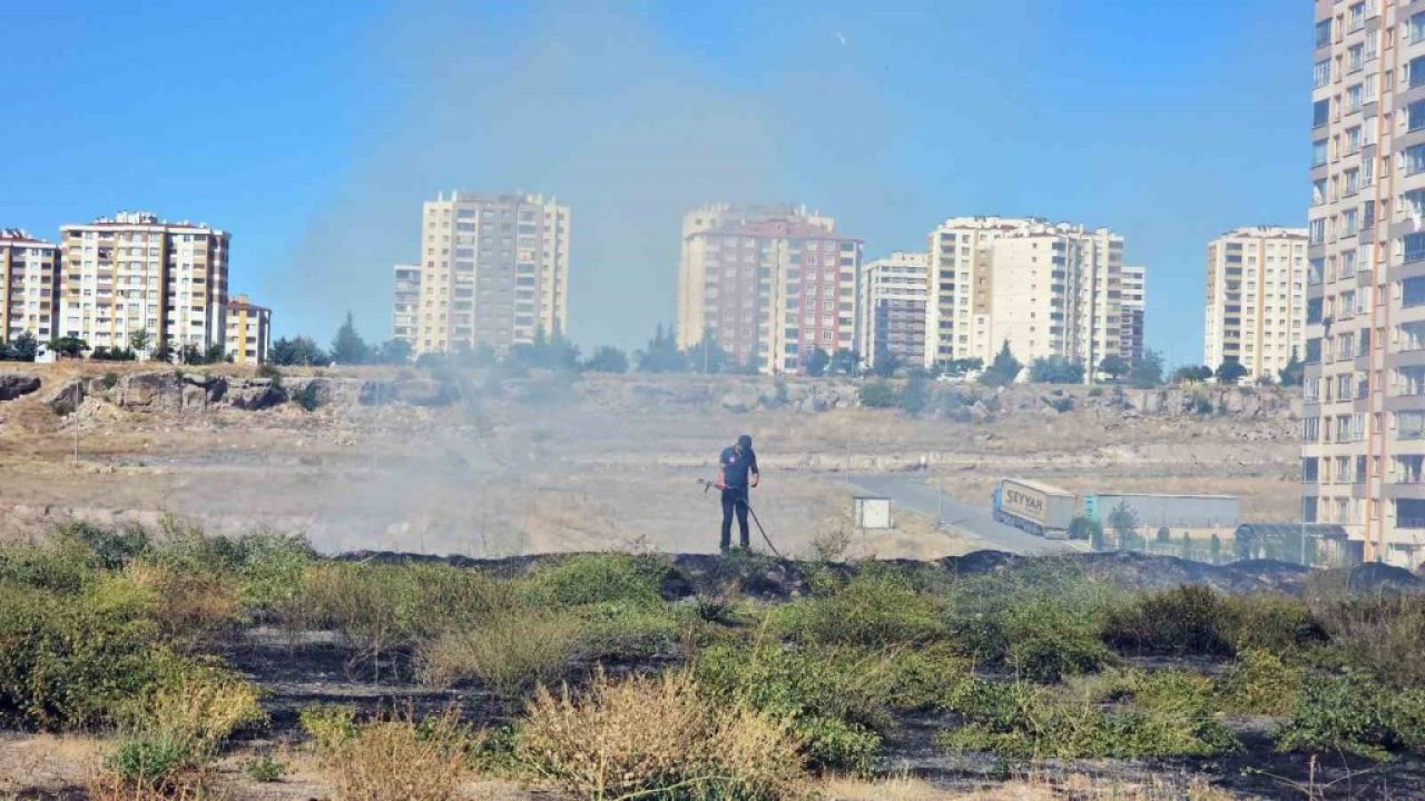 Yangını salça kaynatarak izledi
