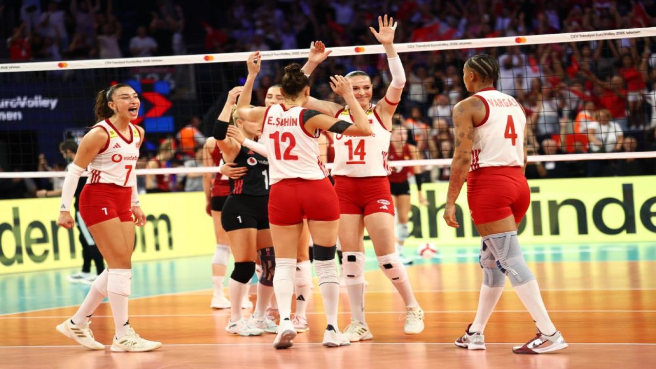 Süpersiniz kızlar! A Milli Kadın Voleybol Takımı  Almanya'yı ezdi
