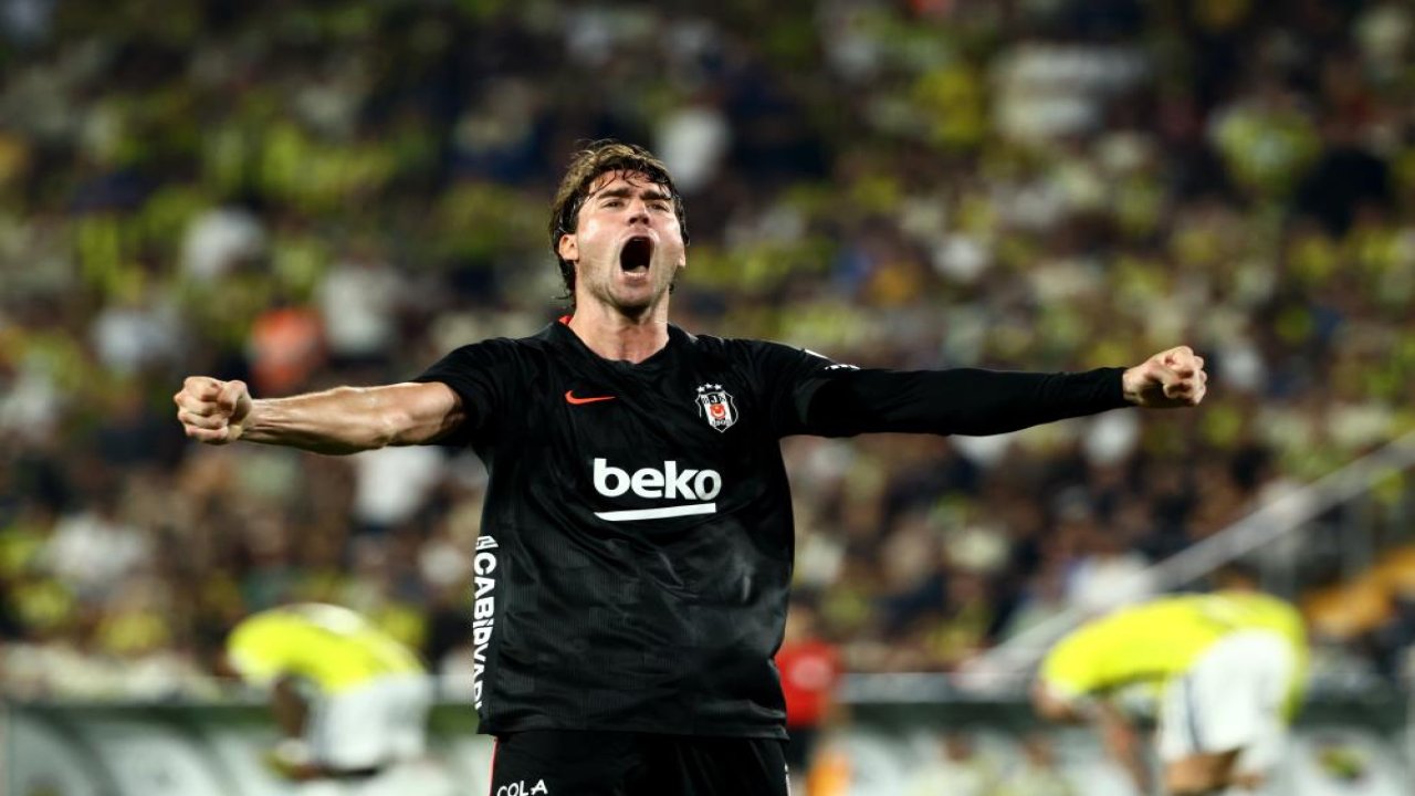 Fenerbahçe'yi yıkan Vlahovic gerçek kartal oldu