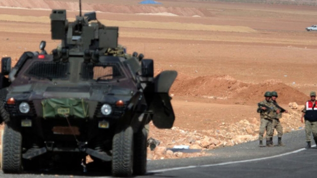 Sınırda Türk Askerlerine Ateş Açıldı: 4 Yaralı
