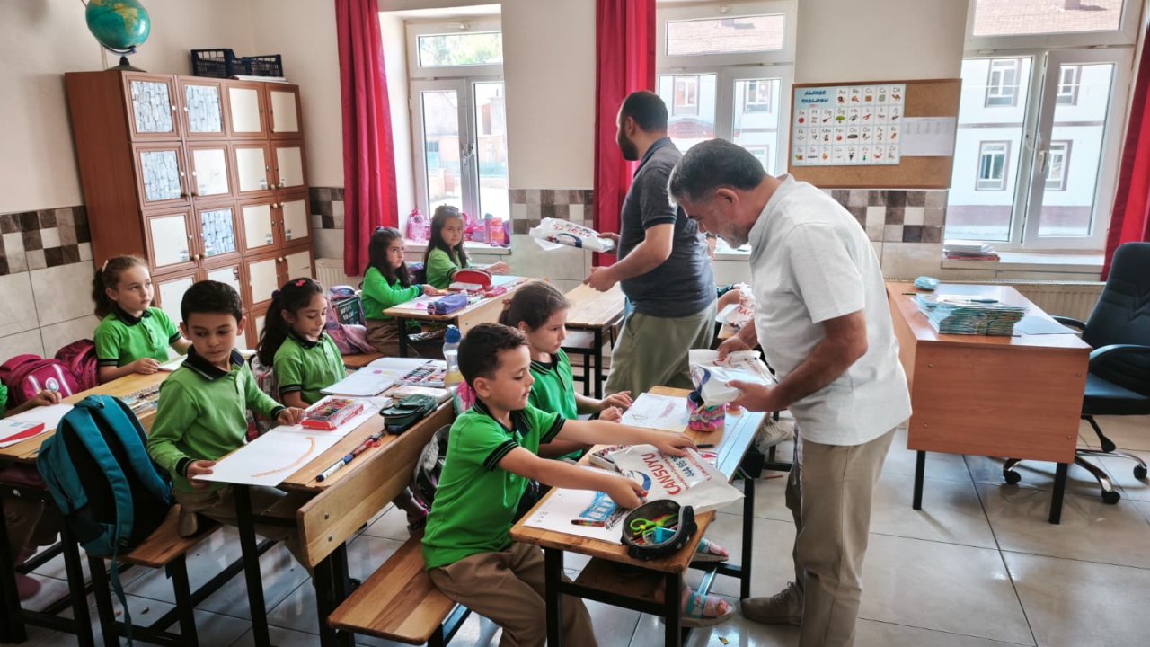 Cansuyu’dan Konya’daki öğrencilere eğitim desteği!