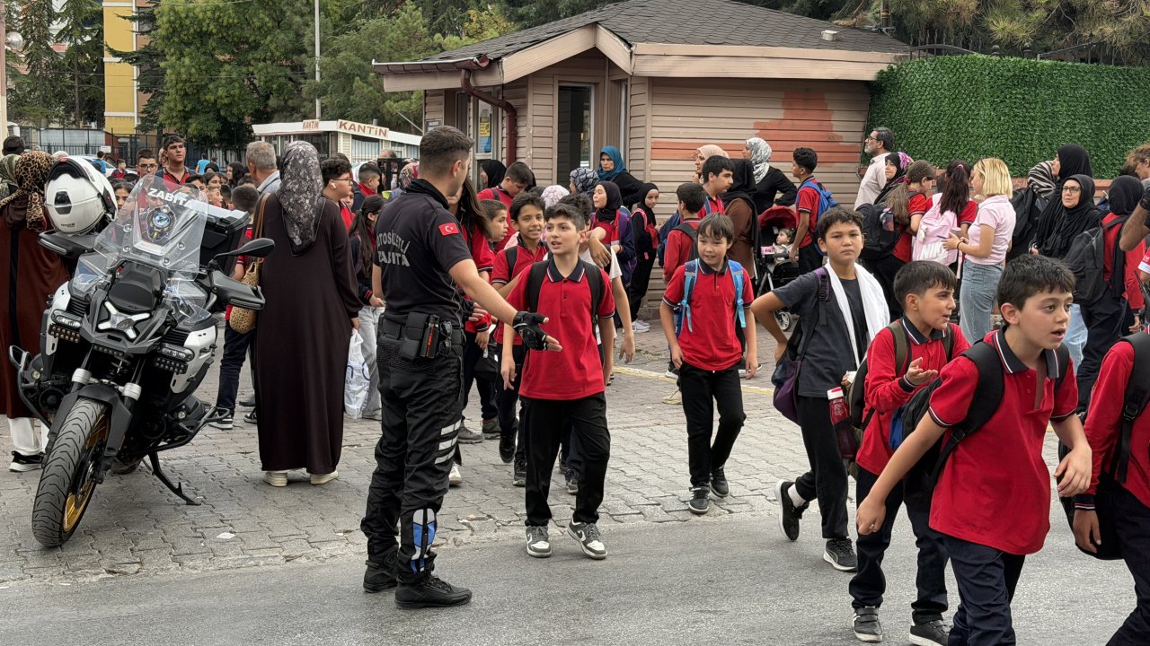 Konya Büyükşehir Zabıtası okul çıkışlarında alarma geçti!