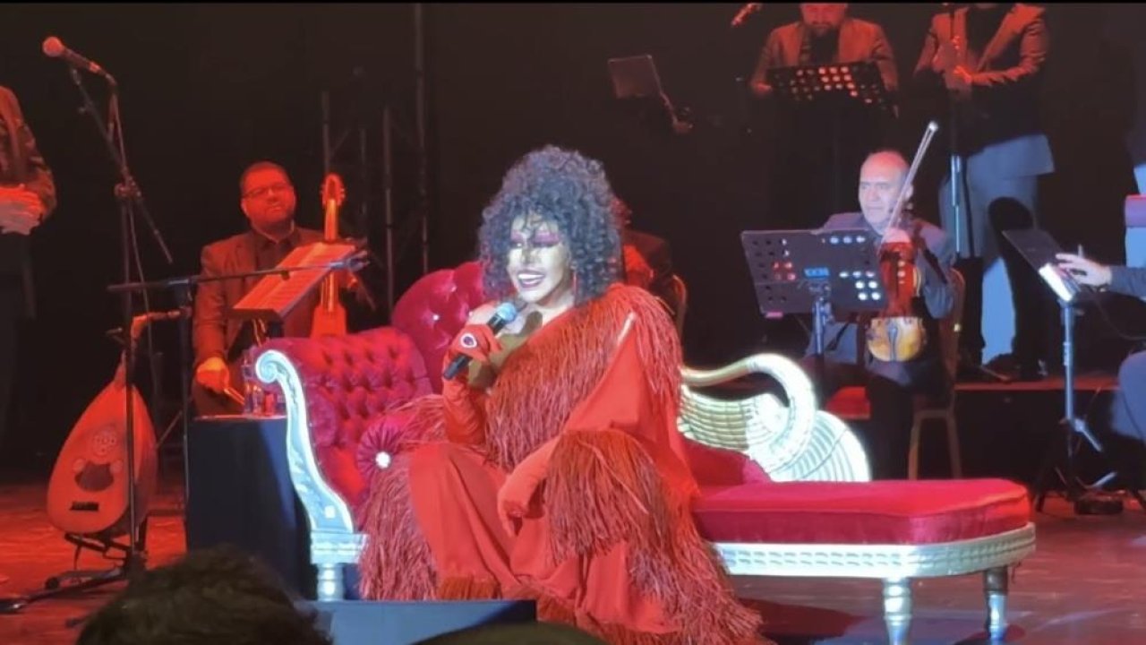 Diva Bülent Ersoy'dan muhteşem konser
