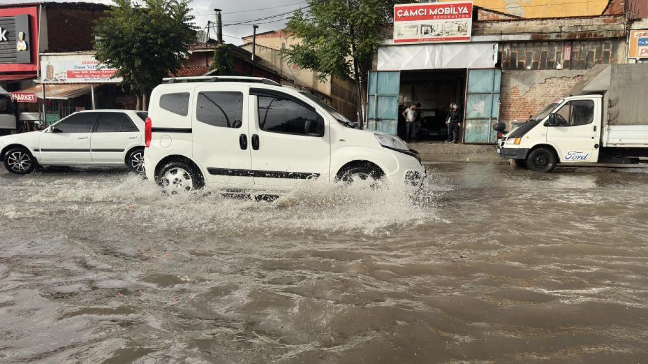 Uşak'a deniz geldi vatandaşlar çile içinde yüzdü!