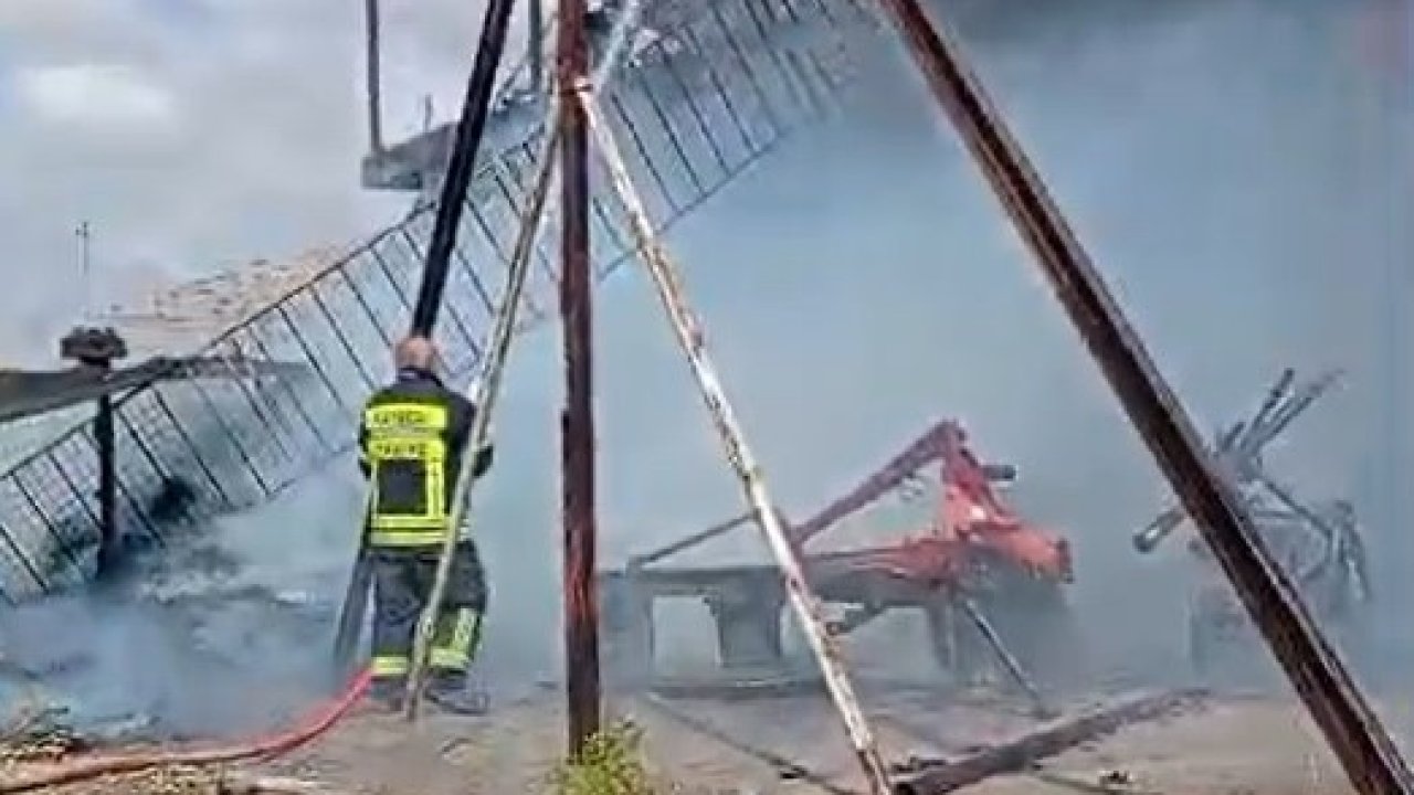 Saman balyaları alev aldı, evde büyük hasar oluştu!