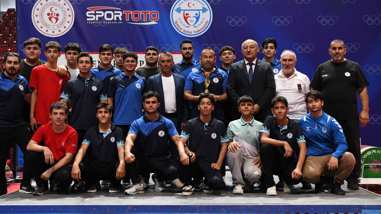 Selçuklu halterde Türkiye 2. oldu
