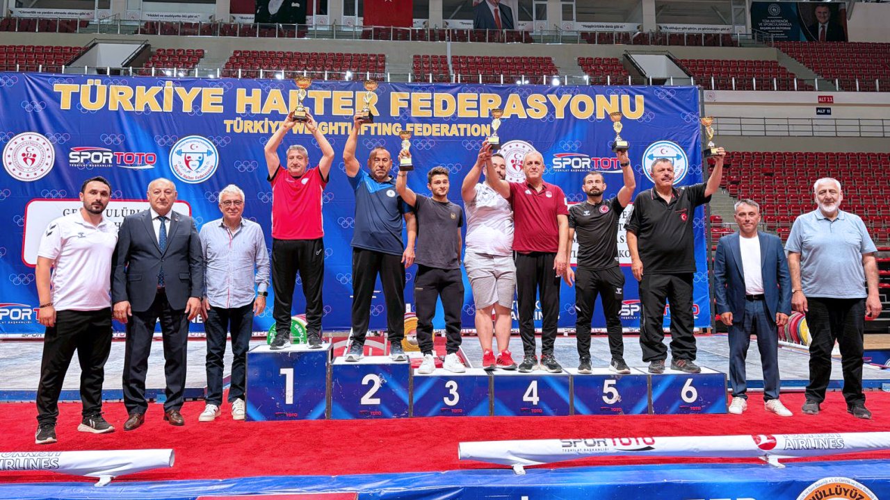 Karataylı haltercilerden çifte başarı geldi