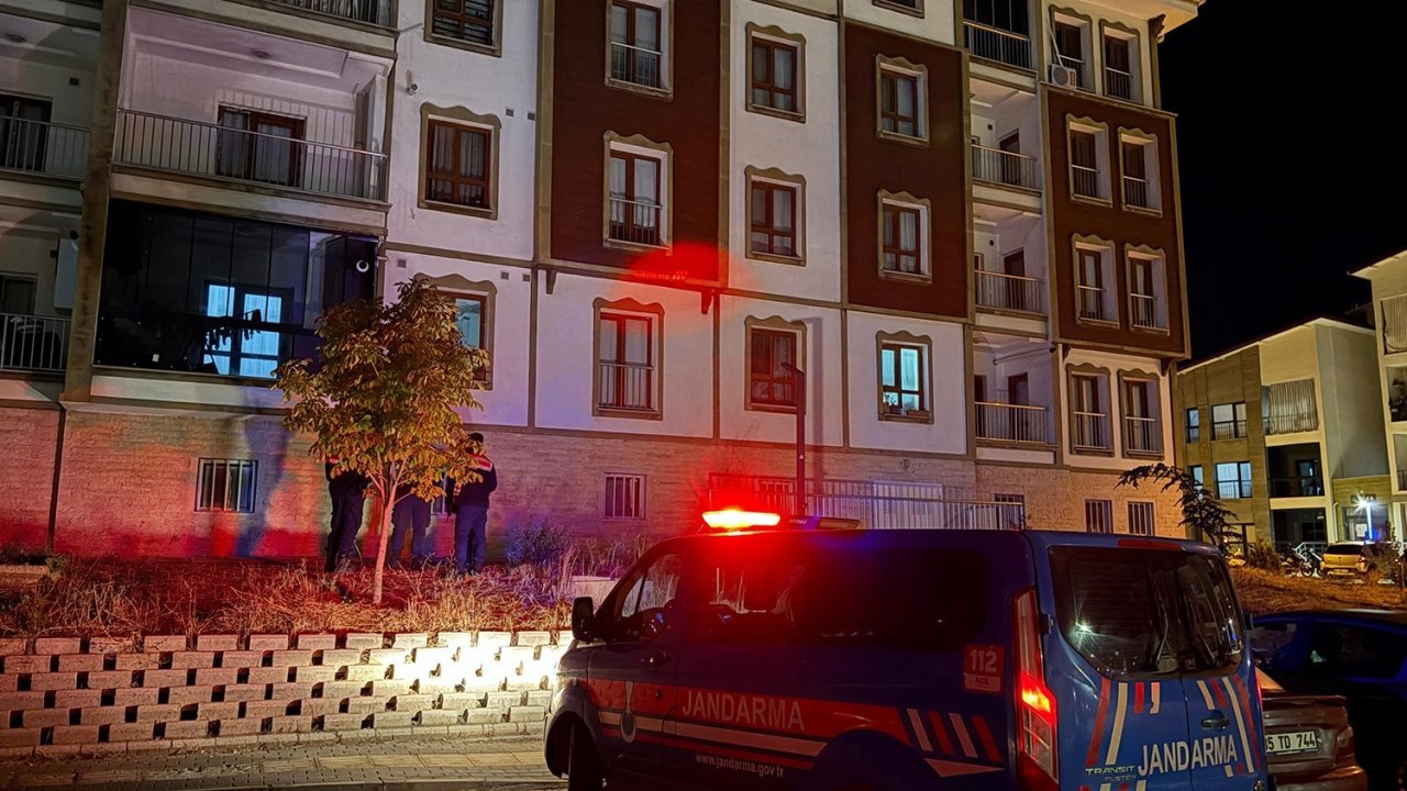 Gece yarısı korkutan olay! 17 yaşındaki genç kız balkondan düştü