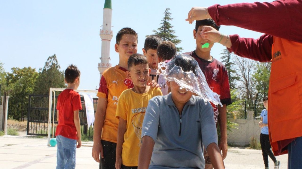 İHH Konya Şubesi 10 bin çocuğu sevindirdi