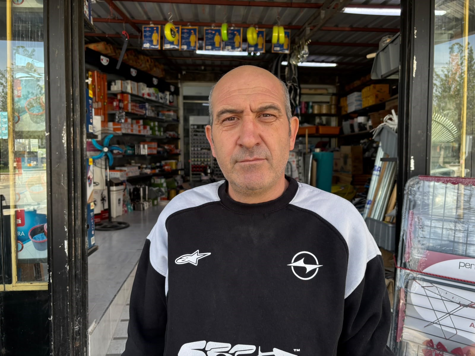 Köfteciyi kaldırım taşıyla öldürdü!