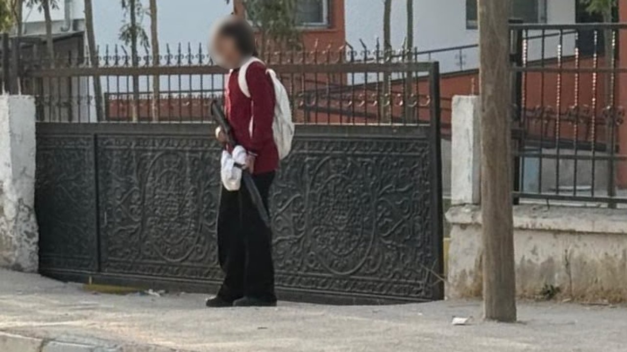 Kız öğrenci okula silahla geldi