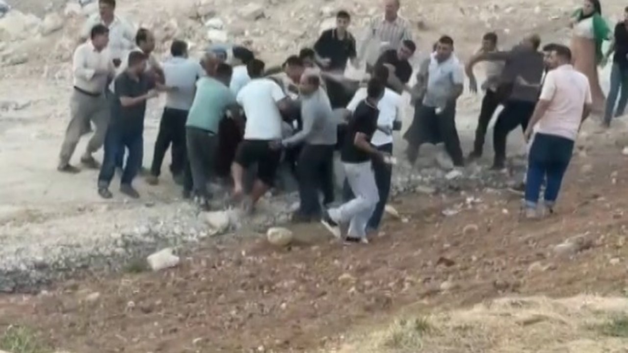 Bir ilde iki grup birbirine girdi! Çok sayıda yaralı var
