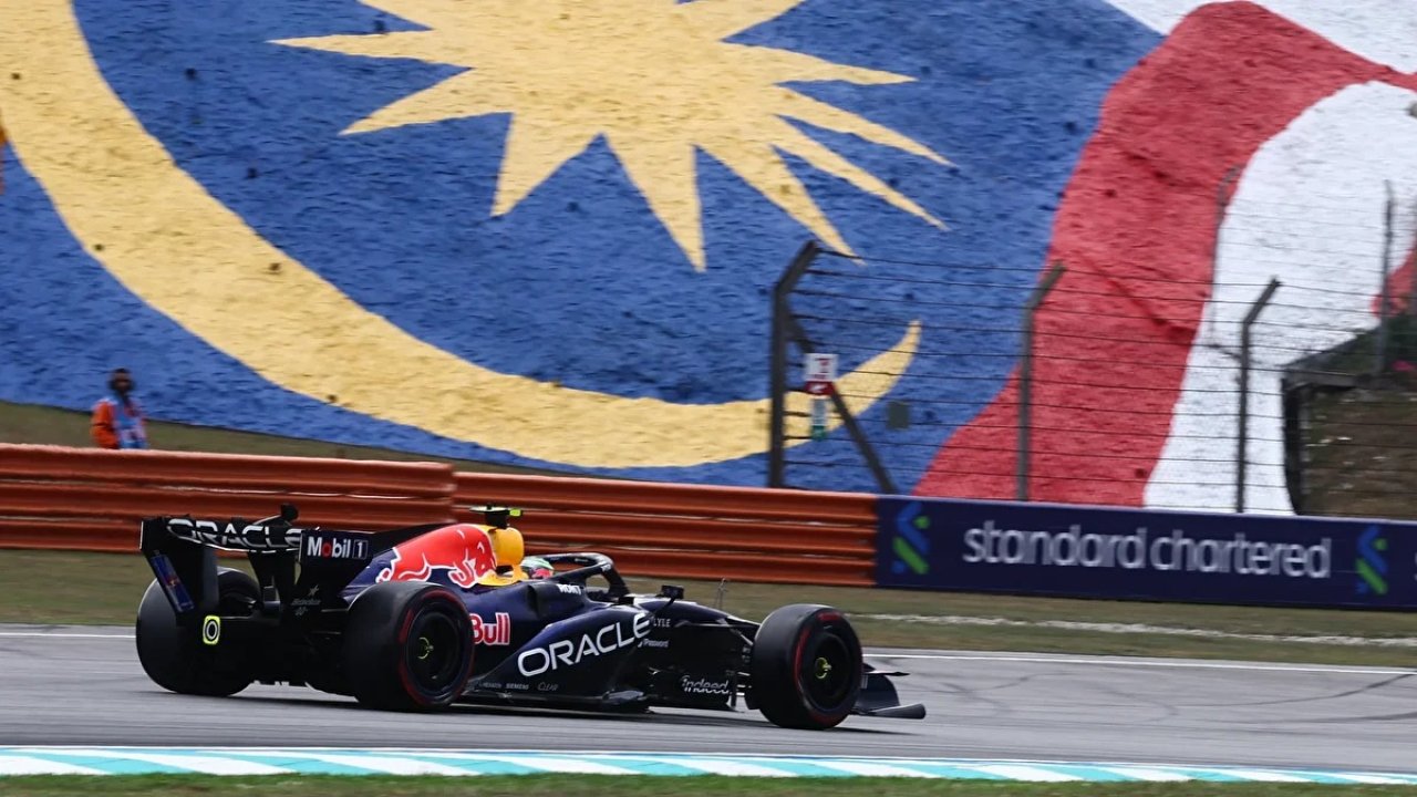 Formula 1 Bahreyn'de 'Max' uçtu