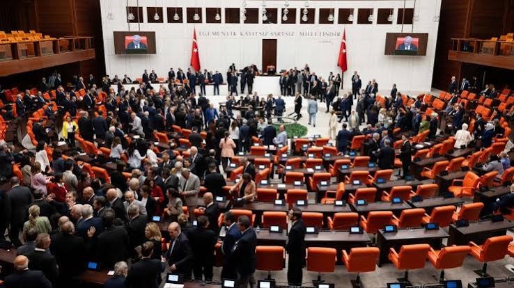 AK Parti'de flaş istifa! Bekir Bozdağ istifa etti