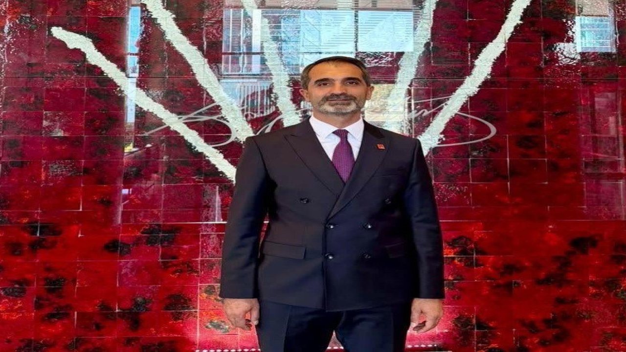 Ayhan Oran görevinden istifa etti!