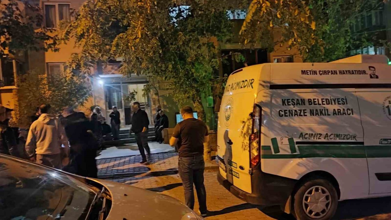 Kendisinden haber alınamayan 58 yaşındaki adam evinde ölü bulundu
