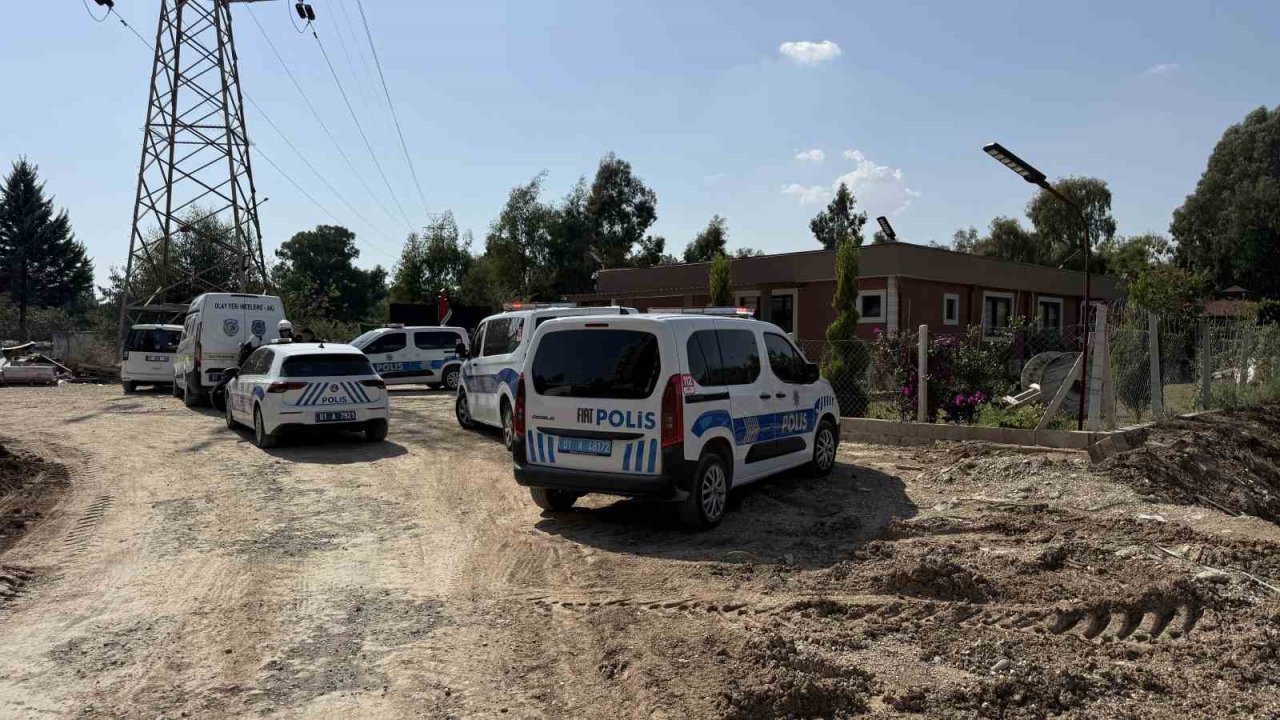Adana’da silahlar konuştu ofise kurşun yağdırdı
