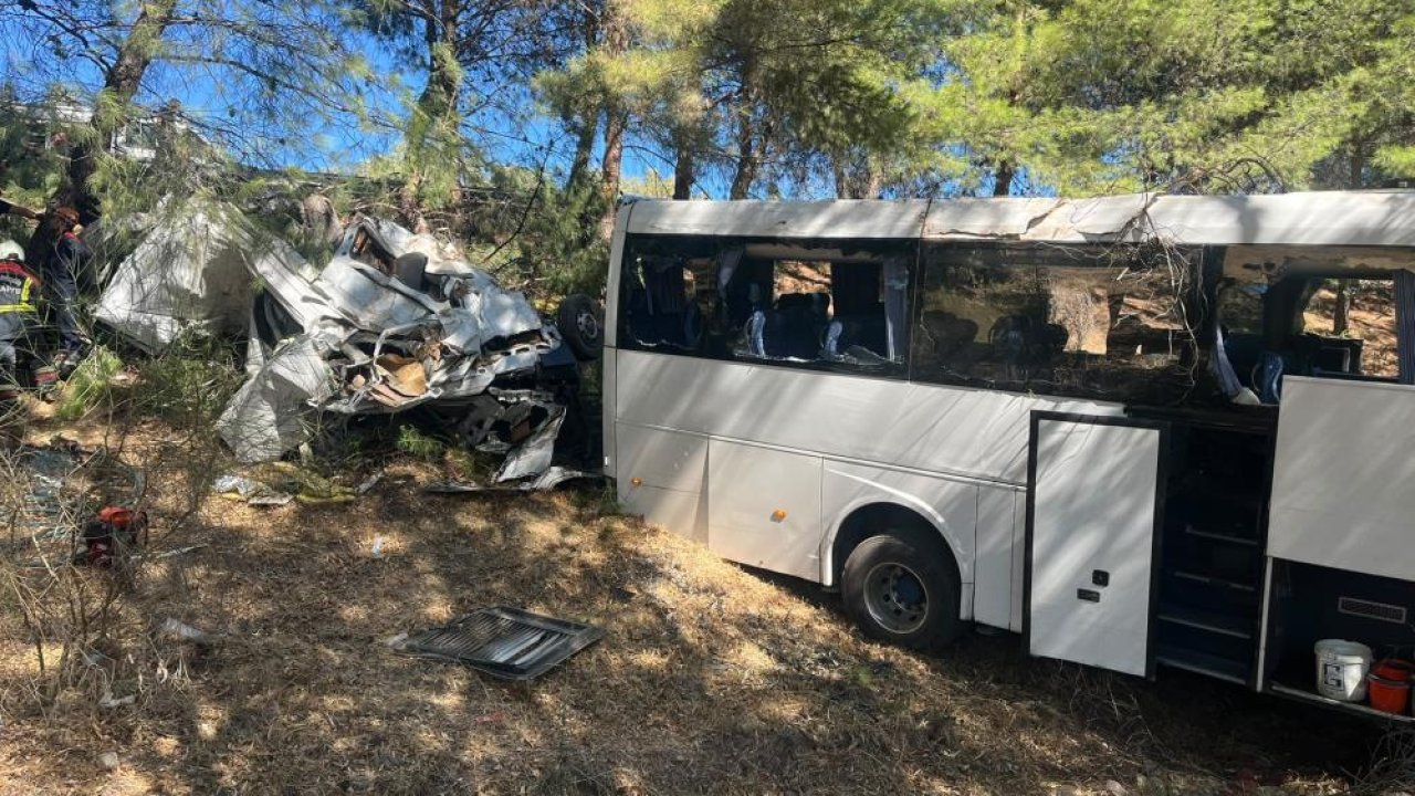 İzmir'de otobüs şarampole uçtu: Çok sayıda yaralı var