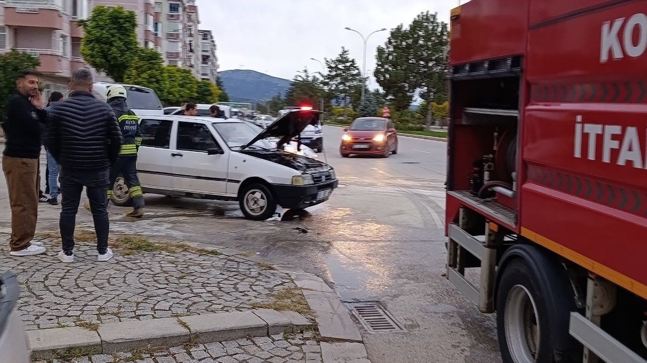 Beyşehir’de bir otomobilde yangın! Paniğe sebep oldu