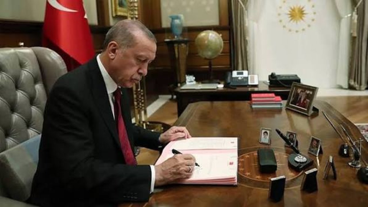 Cumhurbaşkanı Erdoğan imzaladı! 13 bakanlık ve kurumda görev değişimi