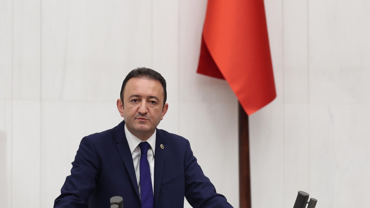 CHP’li Barış Bektaş’tan TBMM’de koşullu salıverilme çıkışı!