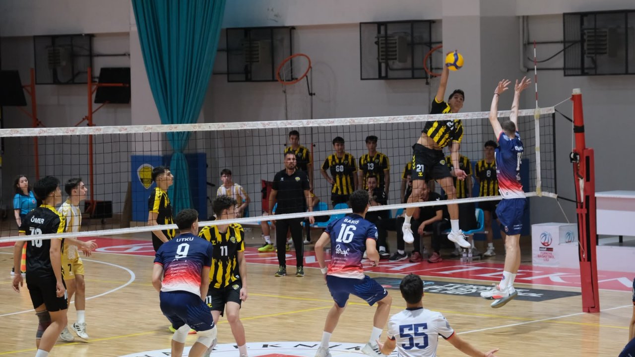 Konya Büyükşehir voleybolda fırtına gibi!