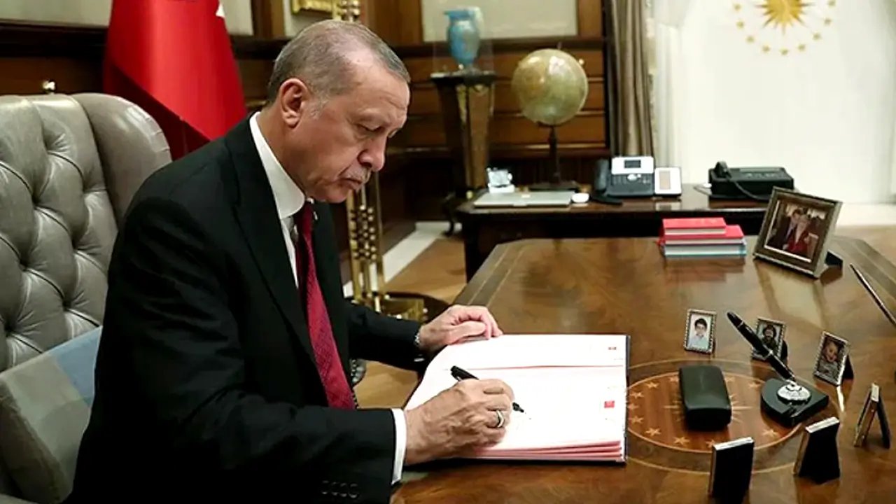 Resmi Gazete'de yayımlandı: 28 atama, 8 görevden alma var!