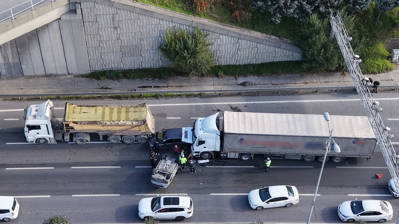 Büyük kaza! Trafik durdu